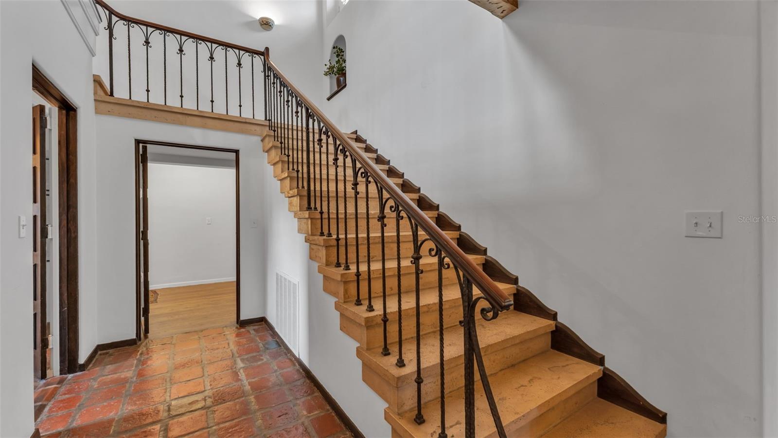 P4936490 Property Photo