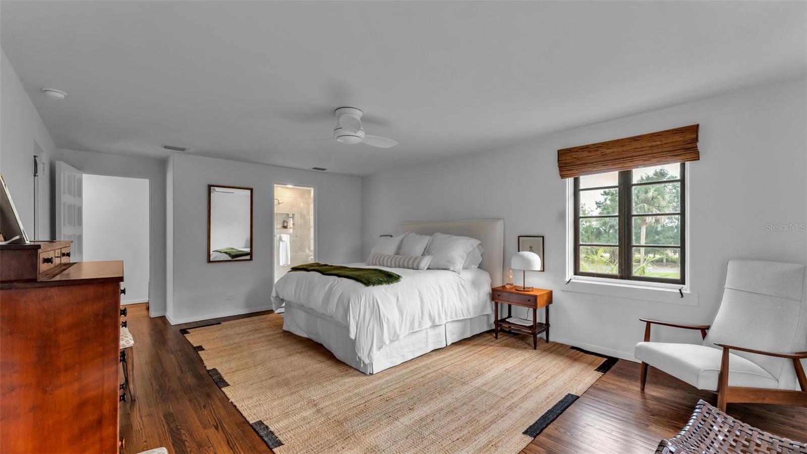 P4936490 Property Photo