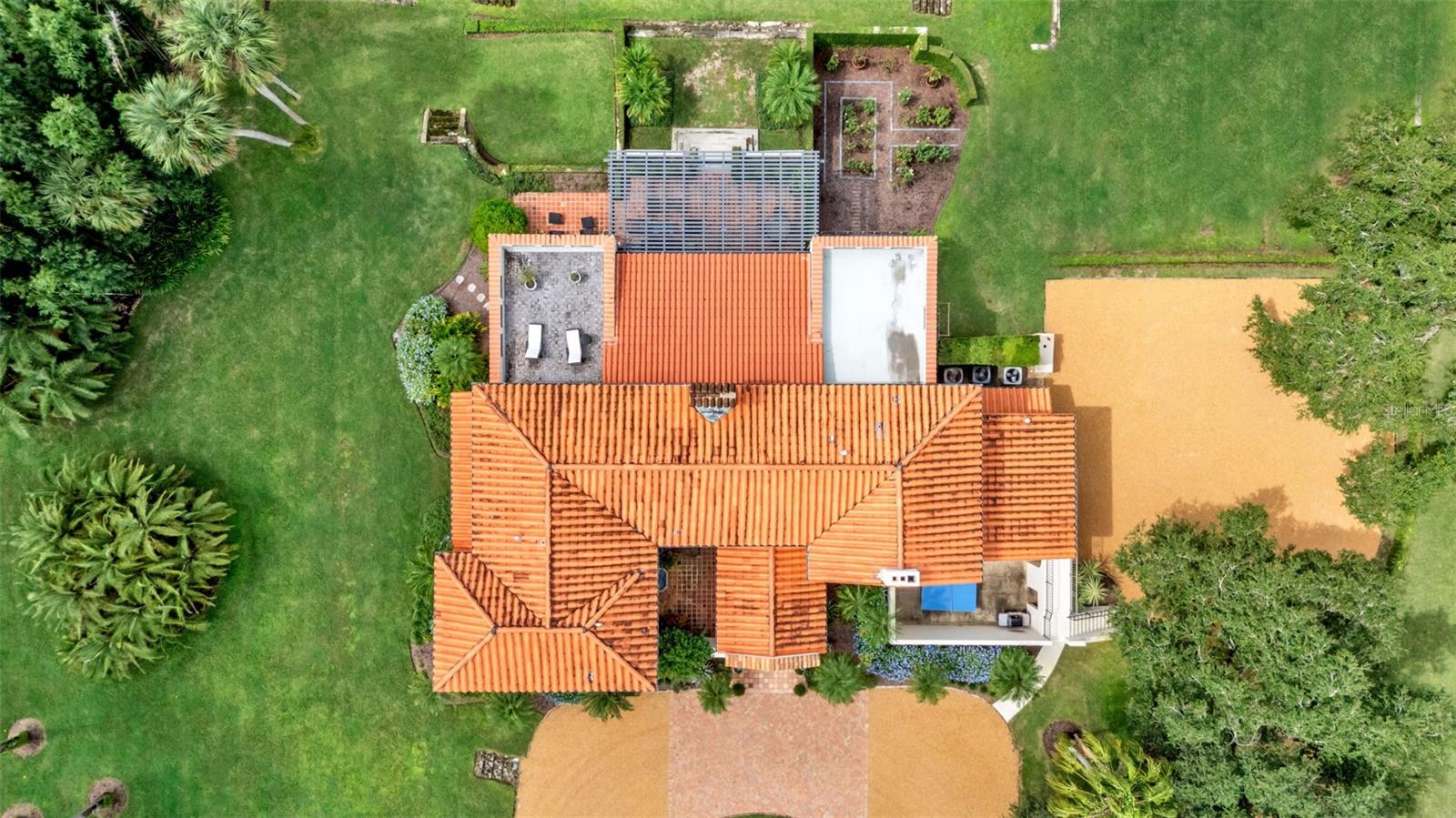 P4936490 Property Photo