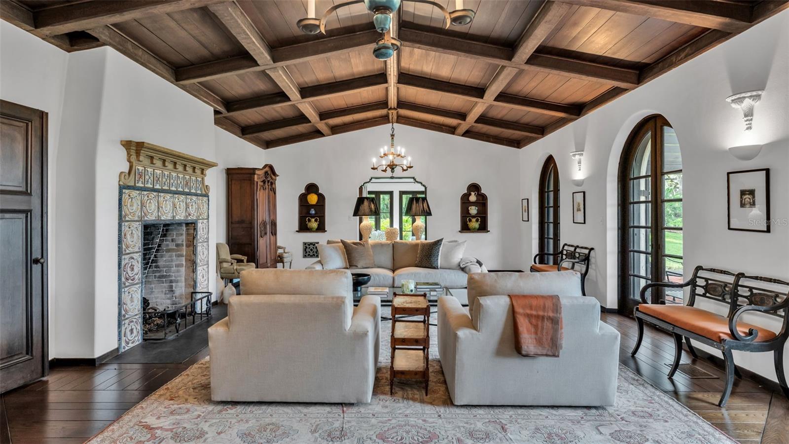 P4936490 Property Photo