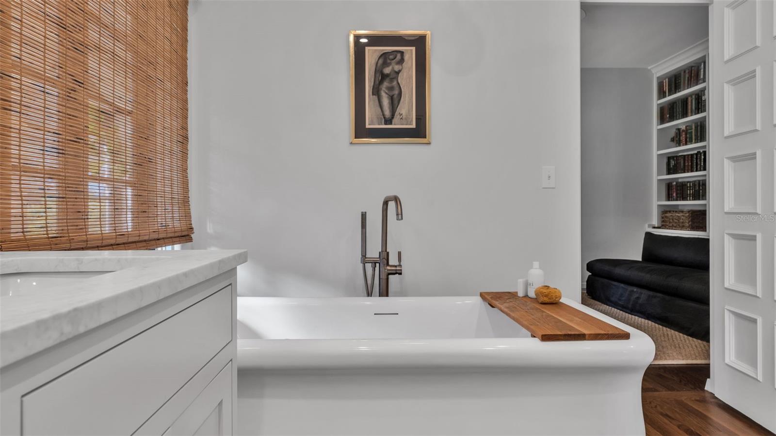 P4936490 Property Photo