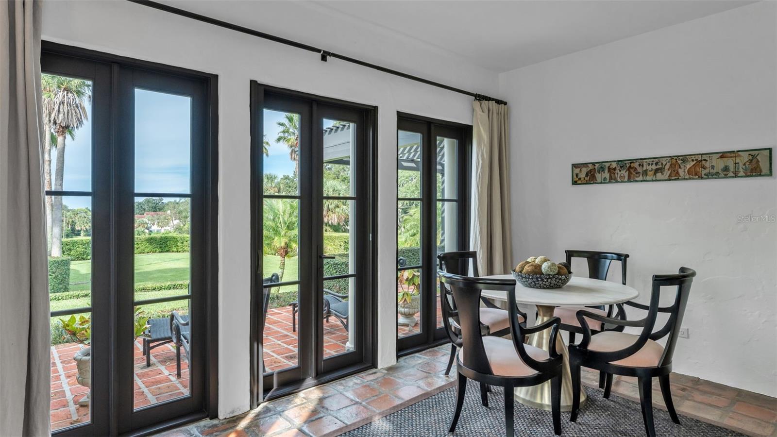 P4936490 Property Photo