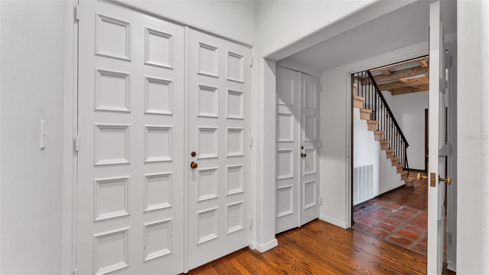 P4936490 Property Photo