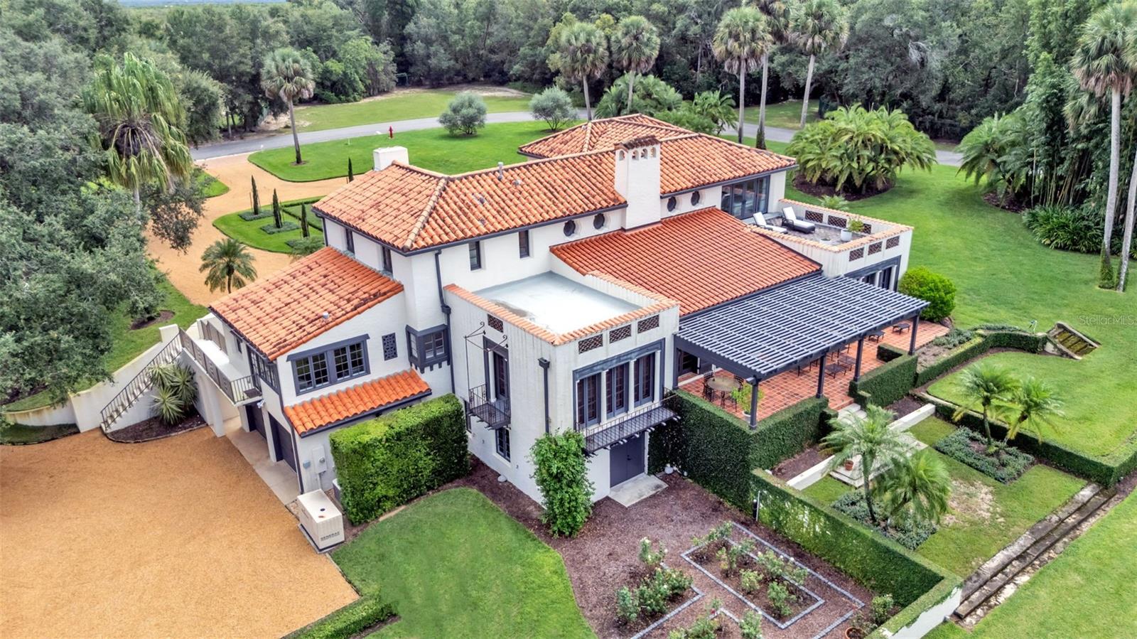 P4936490 Property Photo