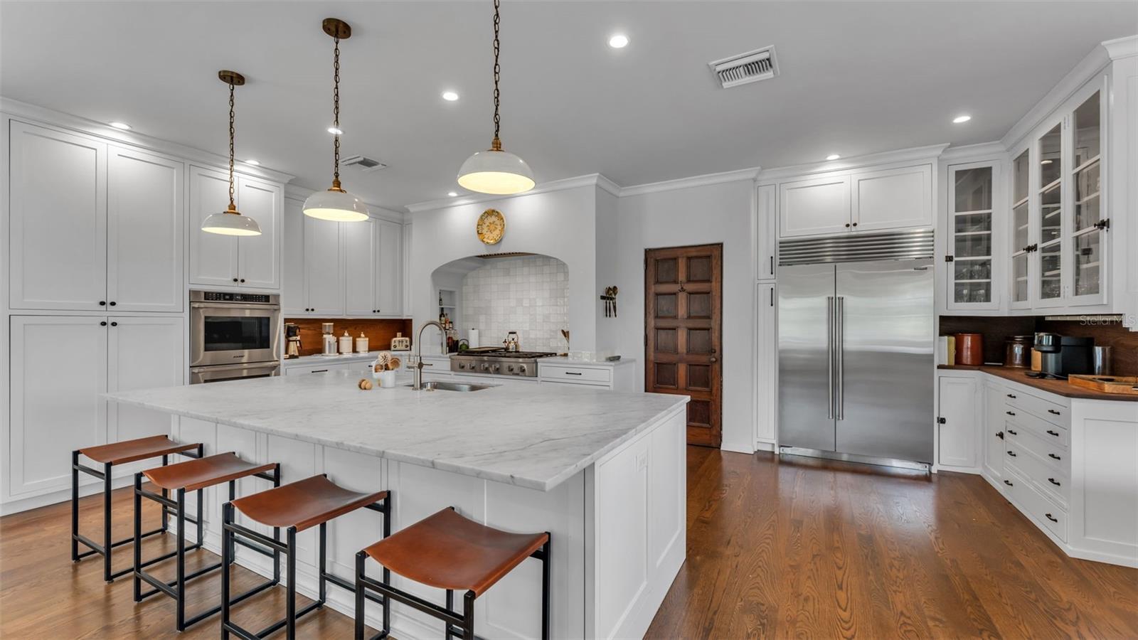 P4936490 Property Photo