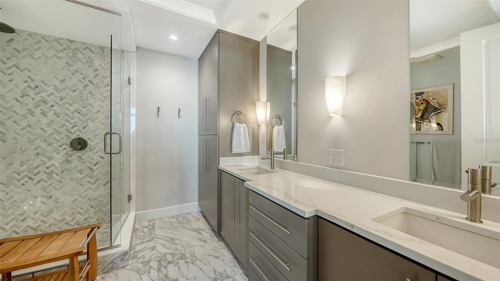 A4666660 Property Photo