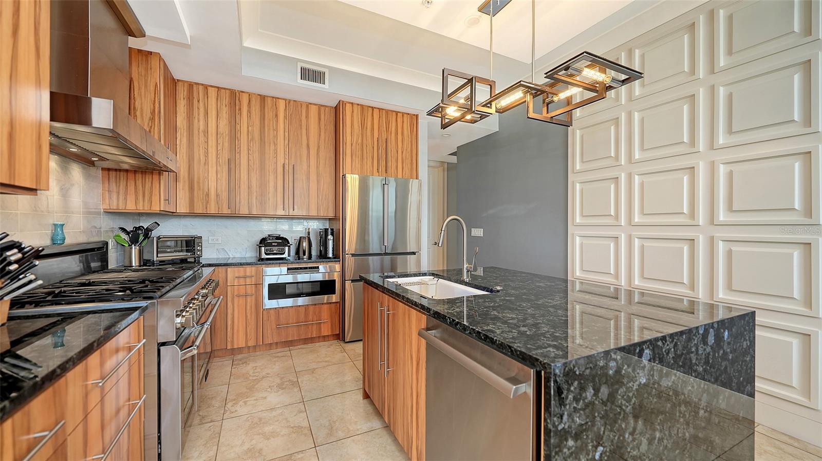 A4666660 Property Photo