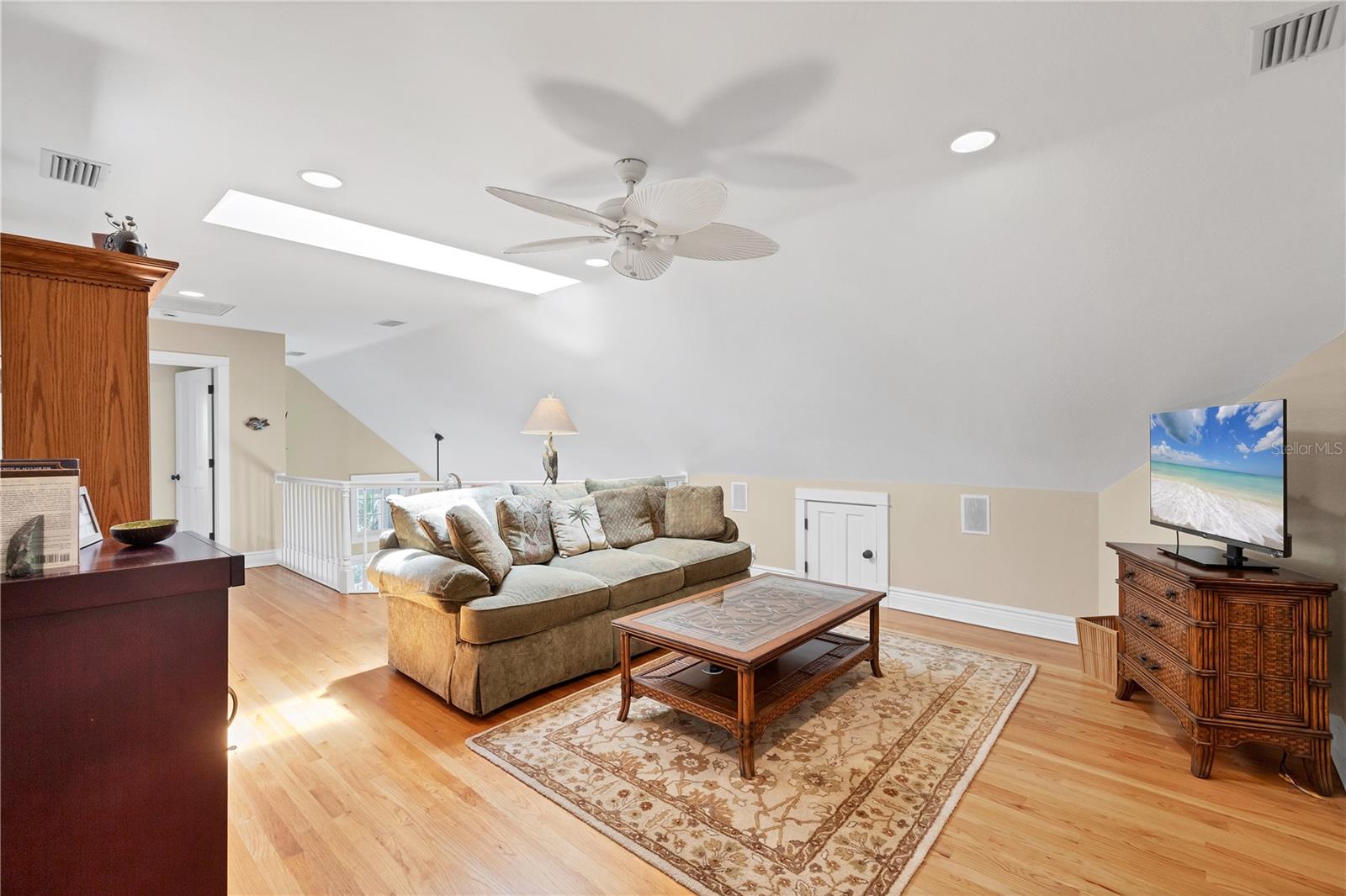 D6144009 Property Photo