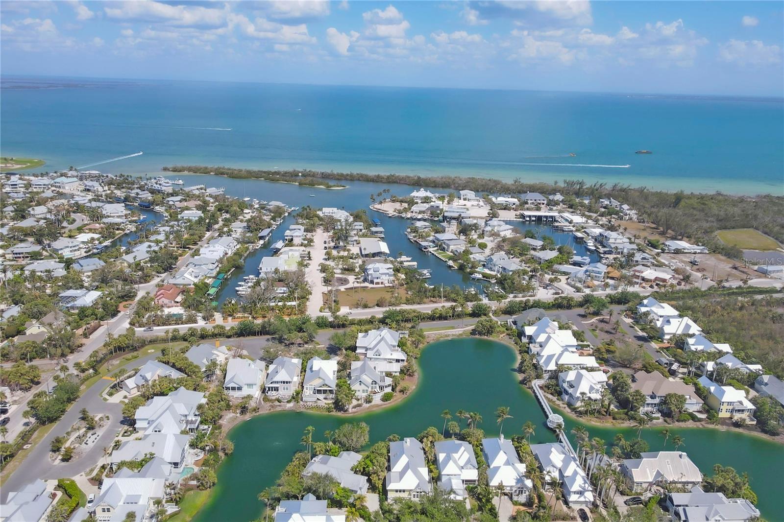 D6144009 Property Photo