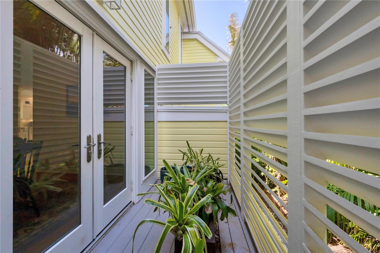 D6144009 Property Photo