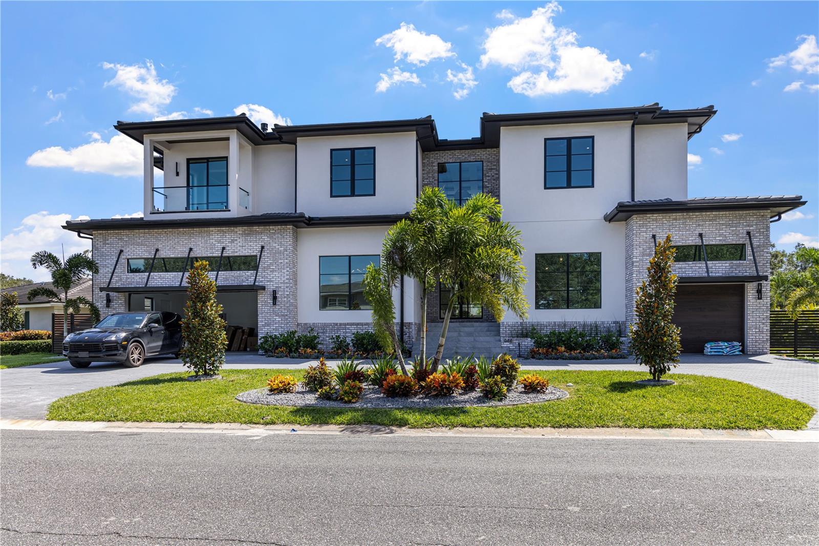 TB8432569 Property Photo