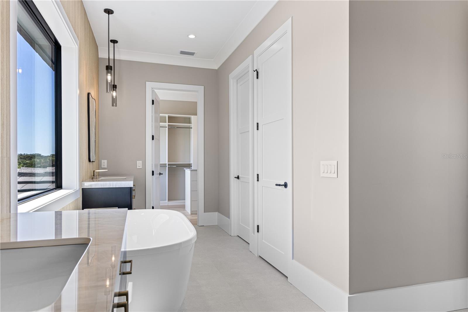 TB8432569 Property Photo