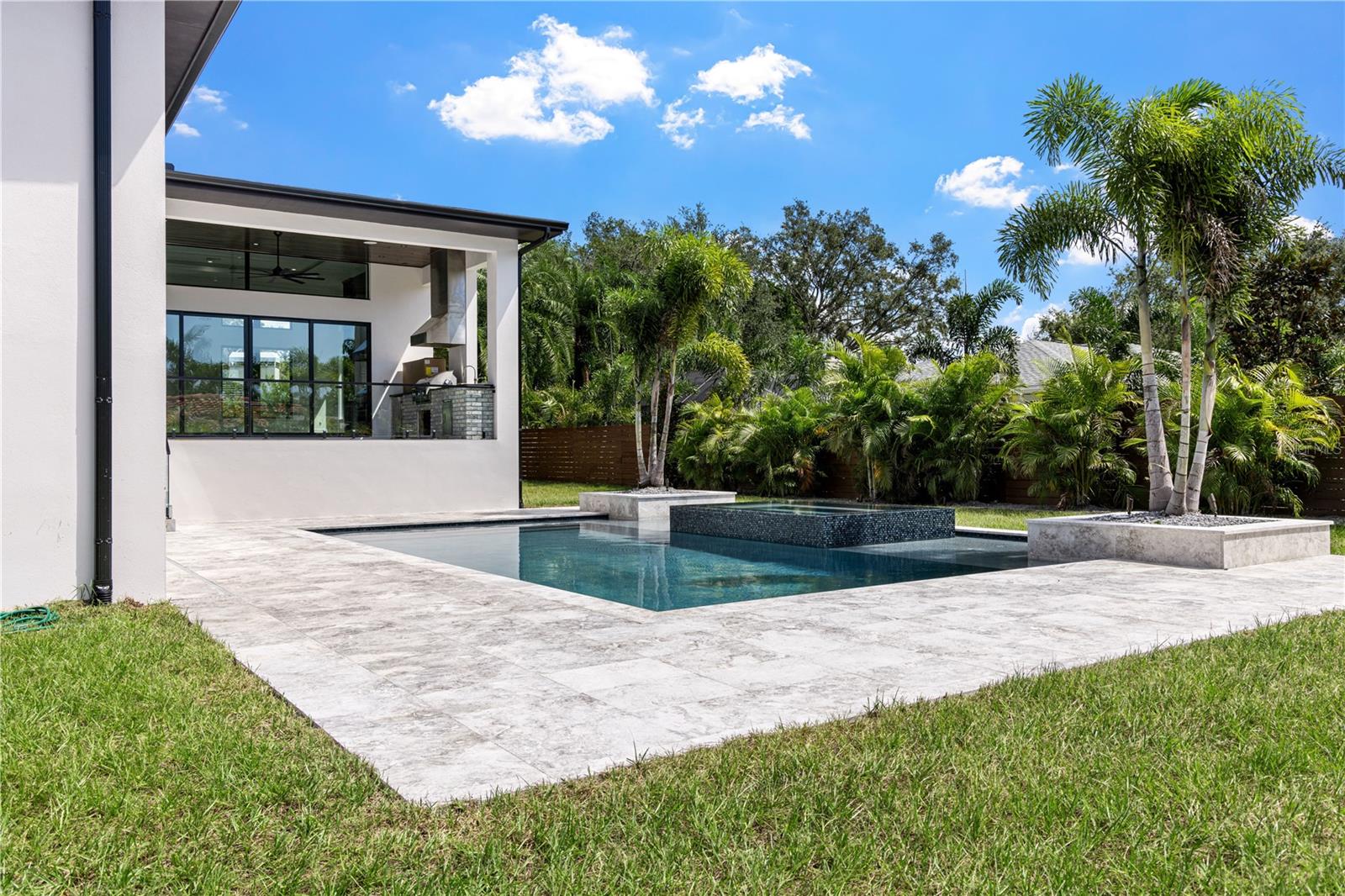 TB8432569 Property Photo