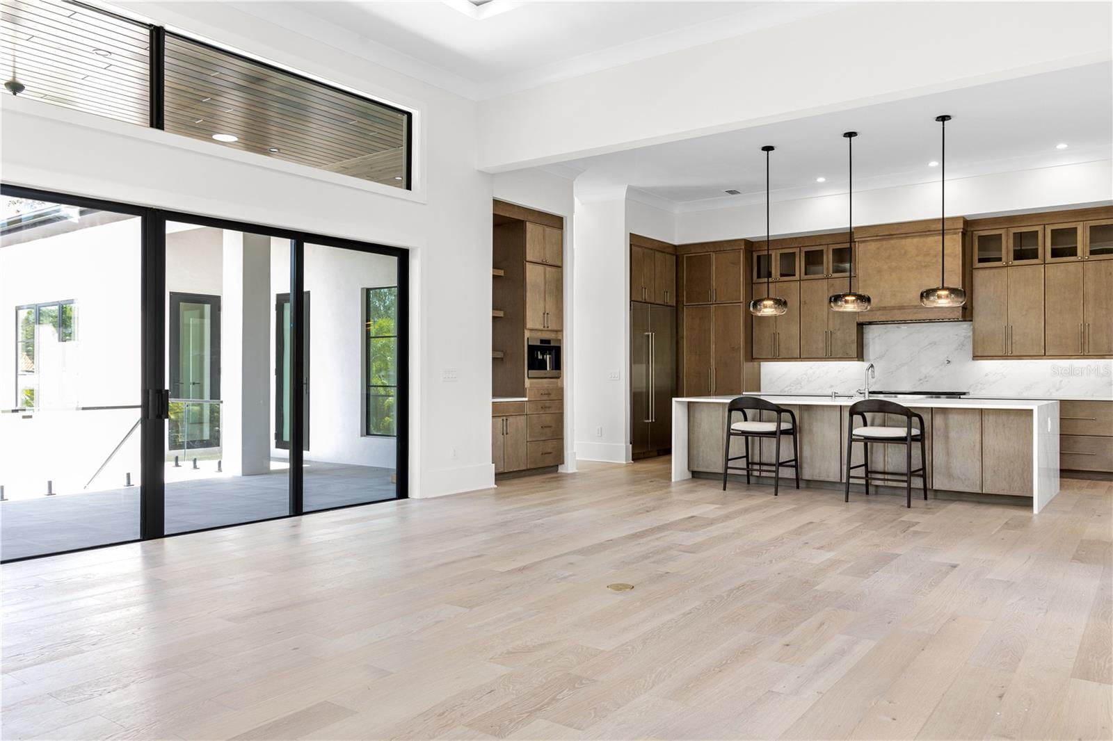 TB8432569 Property Photo