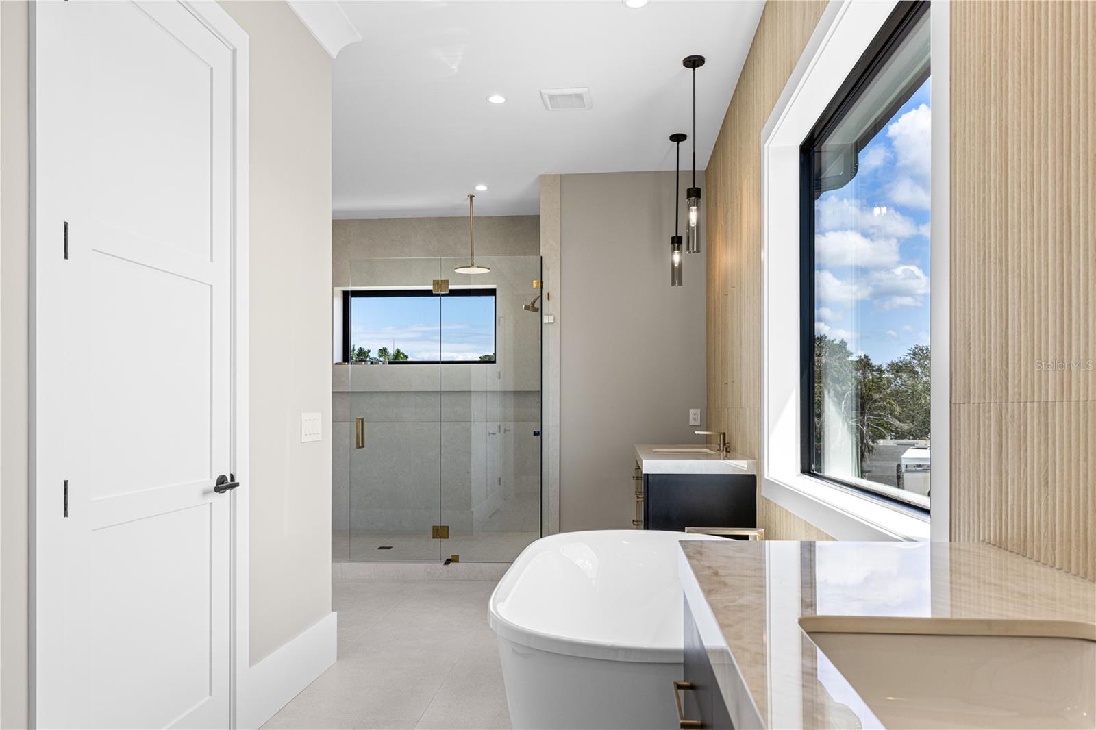 TB8432569 Property Photo