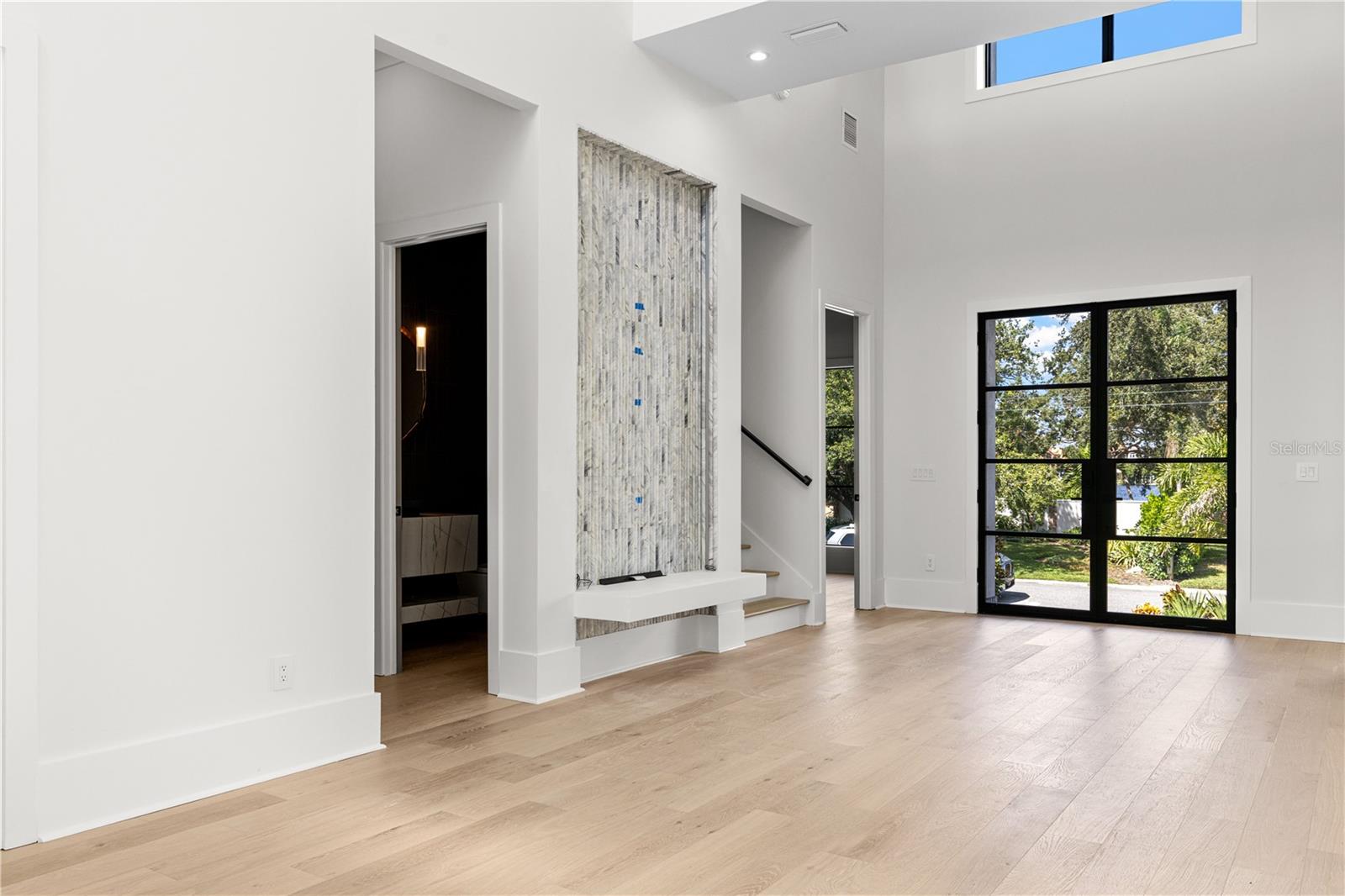 TB8432569 Property Photo