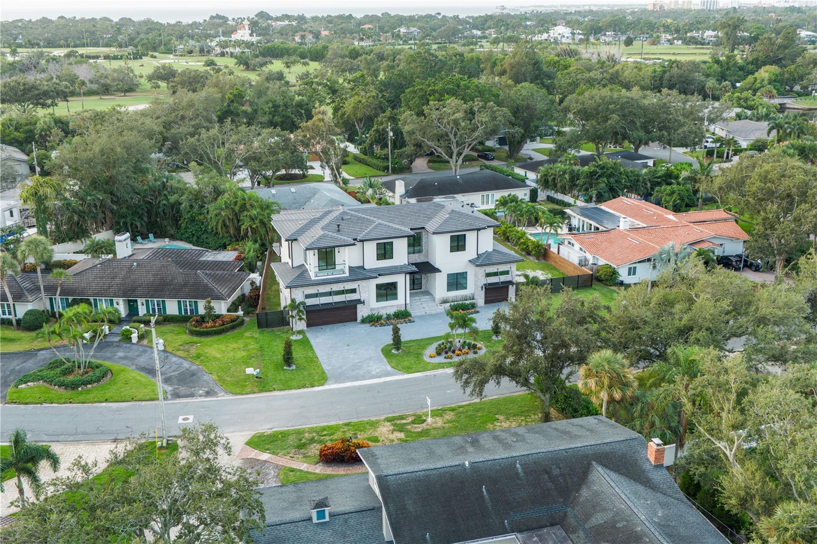 TB8432569 Property Photo