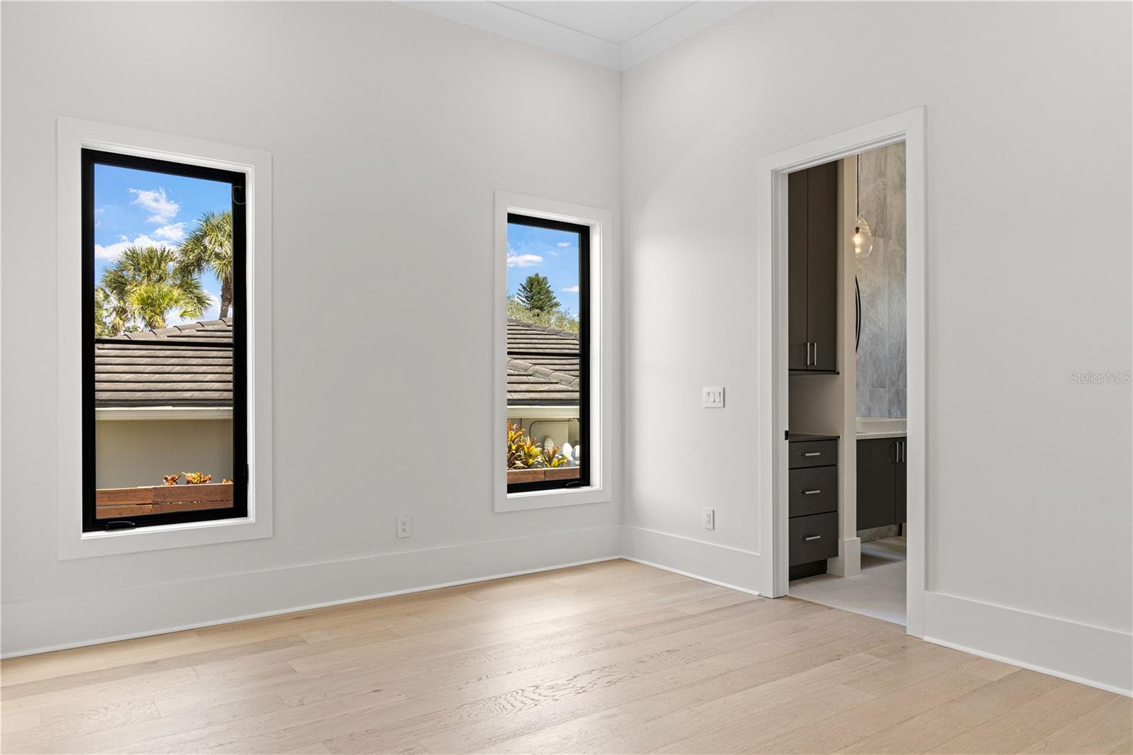 TB8432569 Property Photo