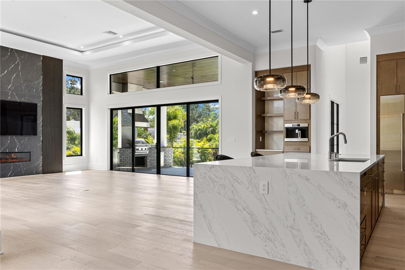 TB8432569 Property Photo