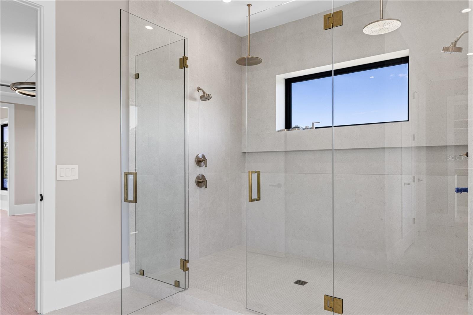 TB8432569 Property Photo