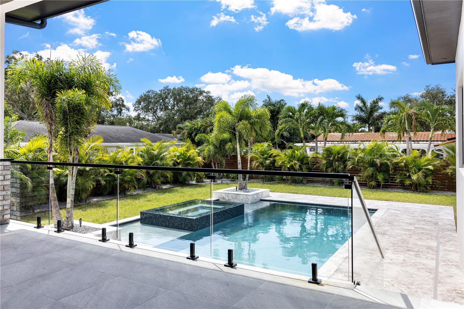 TB8432569 Property Photo