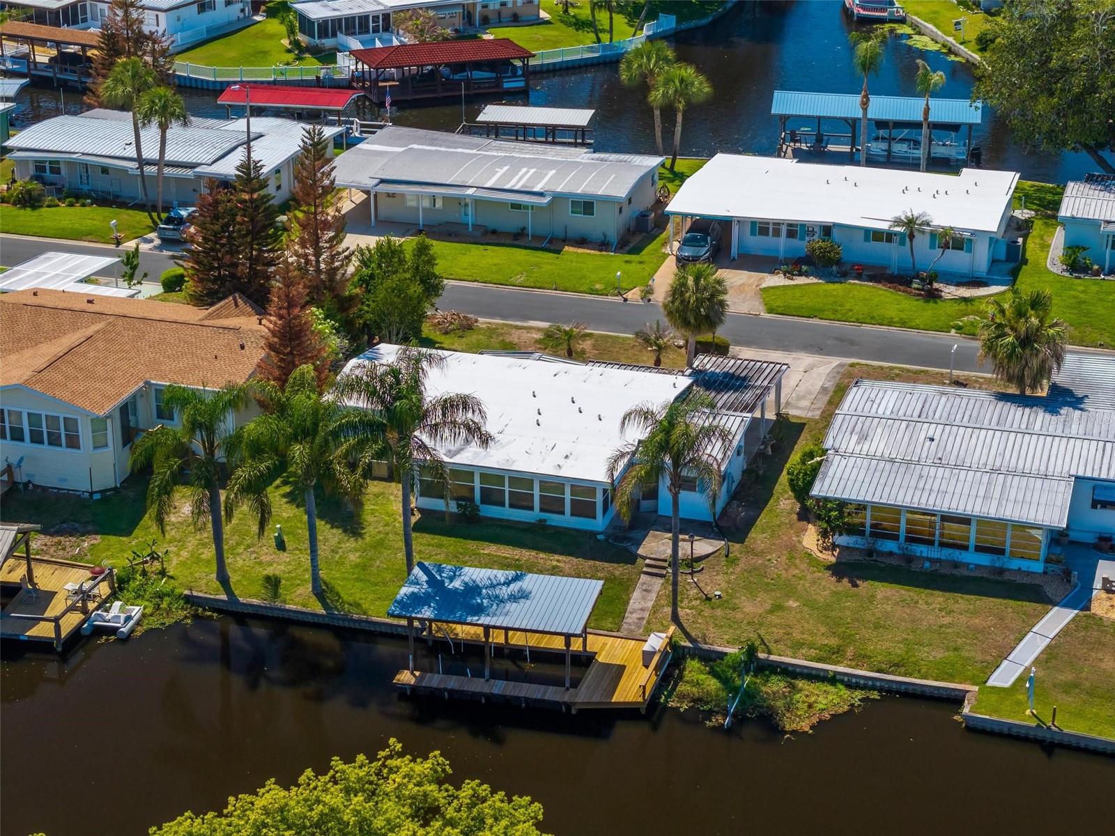 1014 SOUTHLAND DR, TAVARES, FL, 32778