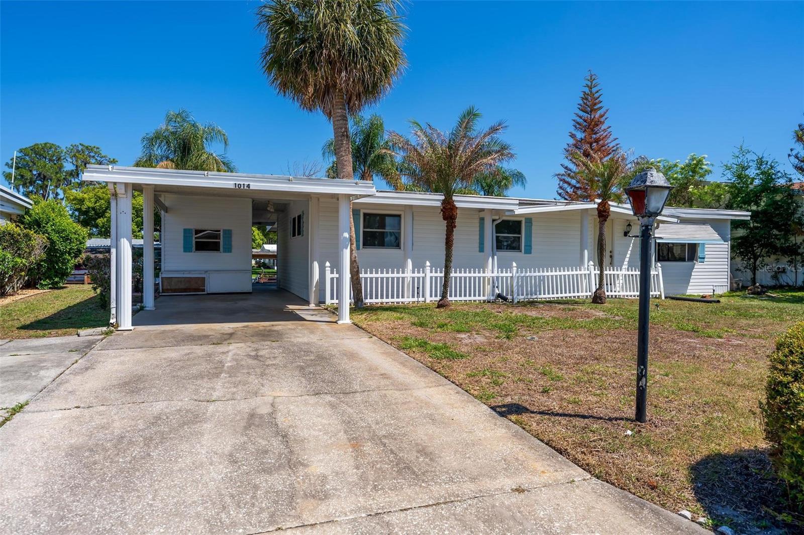 1014 SOUTHLAND DR, TAVARES, FL, 32778