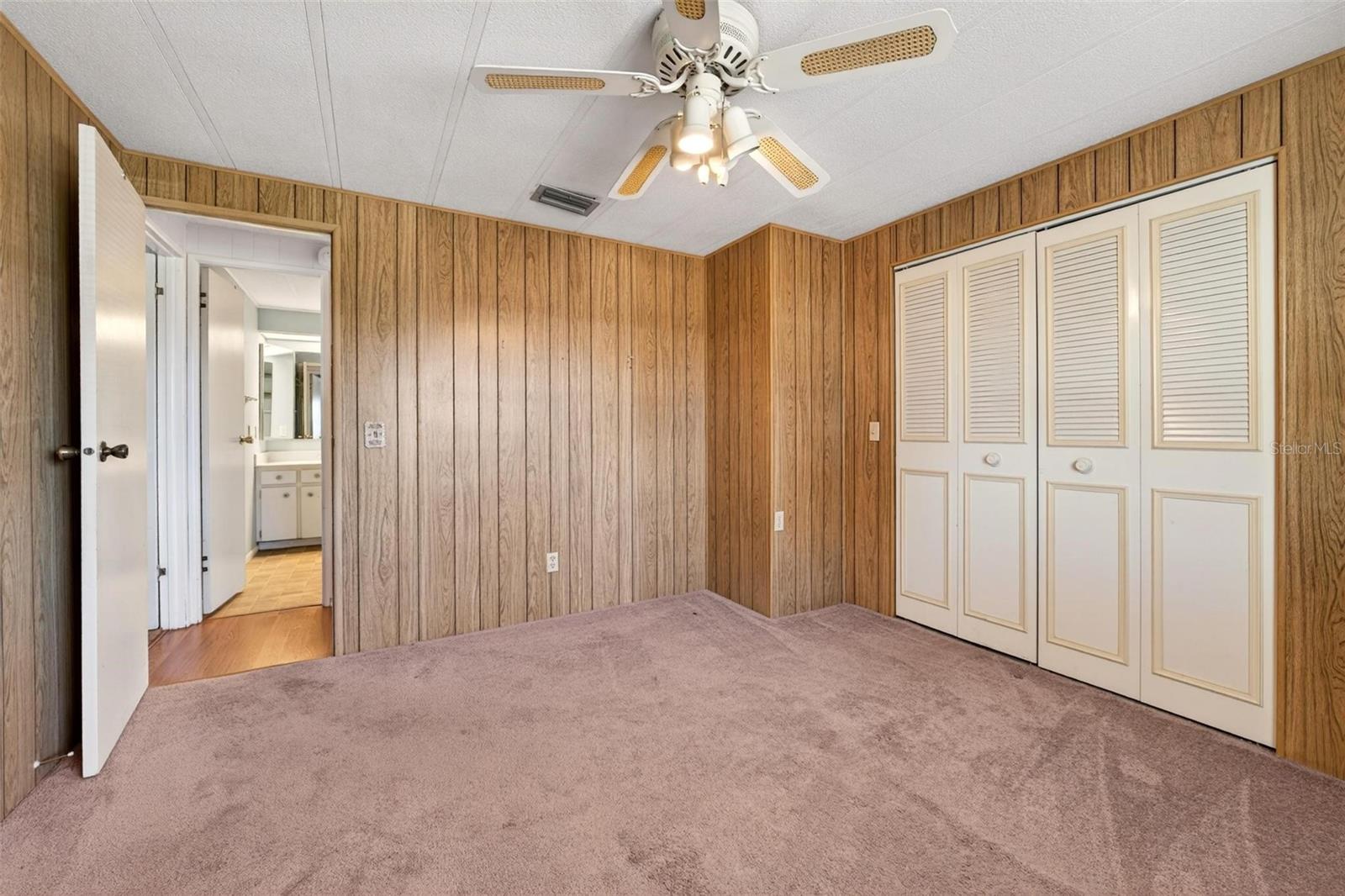 1014 SOUTHLAND DR, TAVARES, FL, 32778