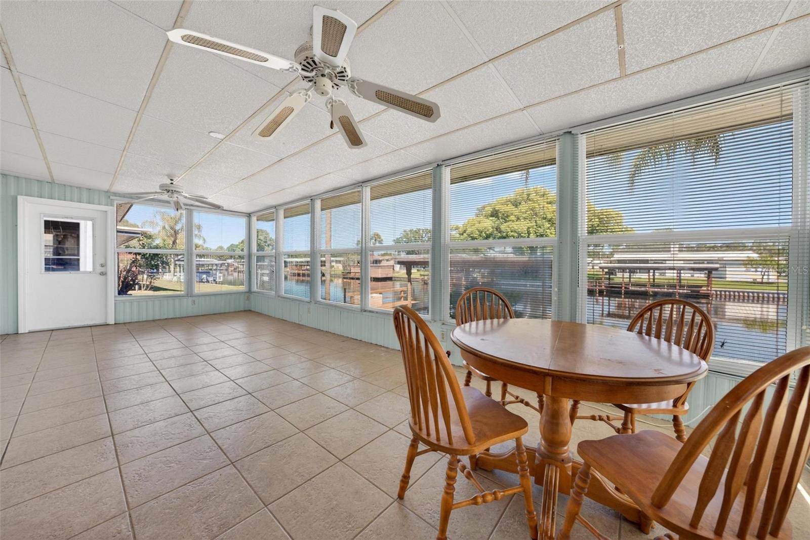 1014 SOUTHLAND DR, TAVARES, FL, 32778