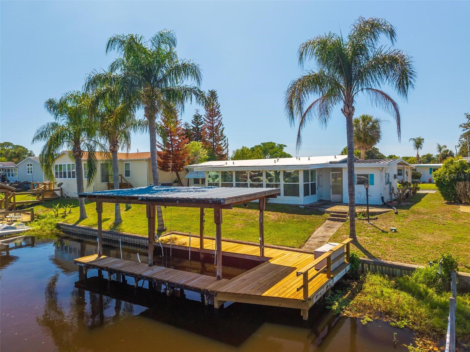 1014 SOUTHLAND DR, TAVARES, FL, 32778