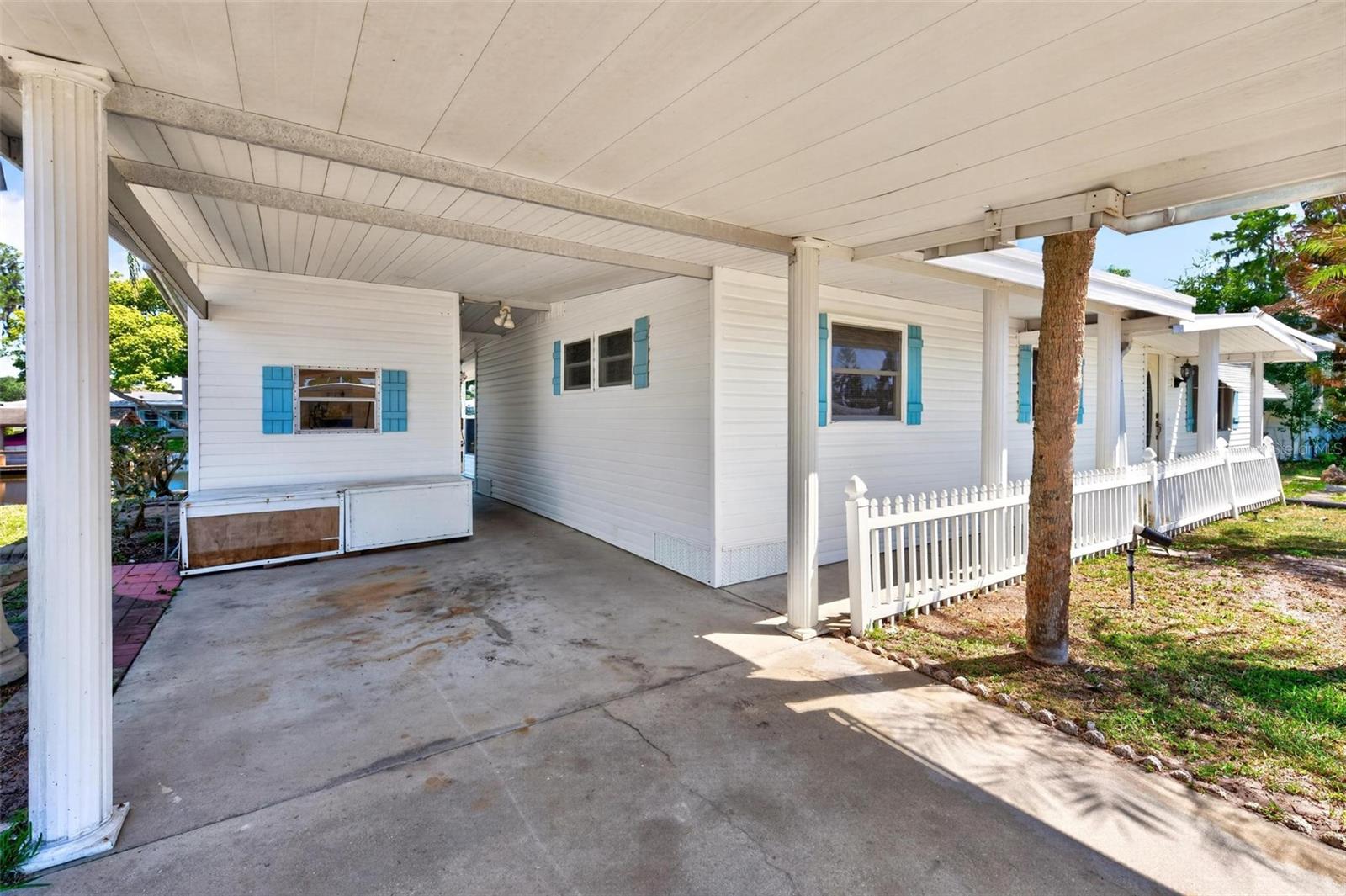 1014 SOUTHLAND DR, TAVARES, FL, 32778