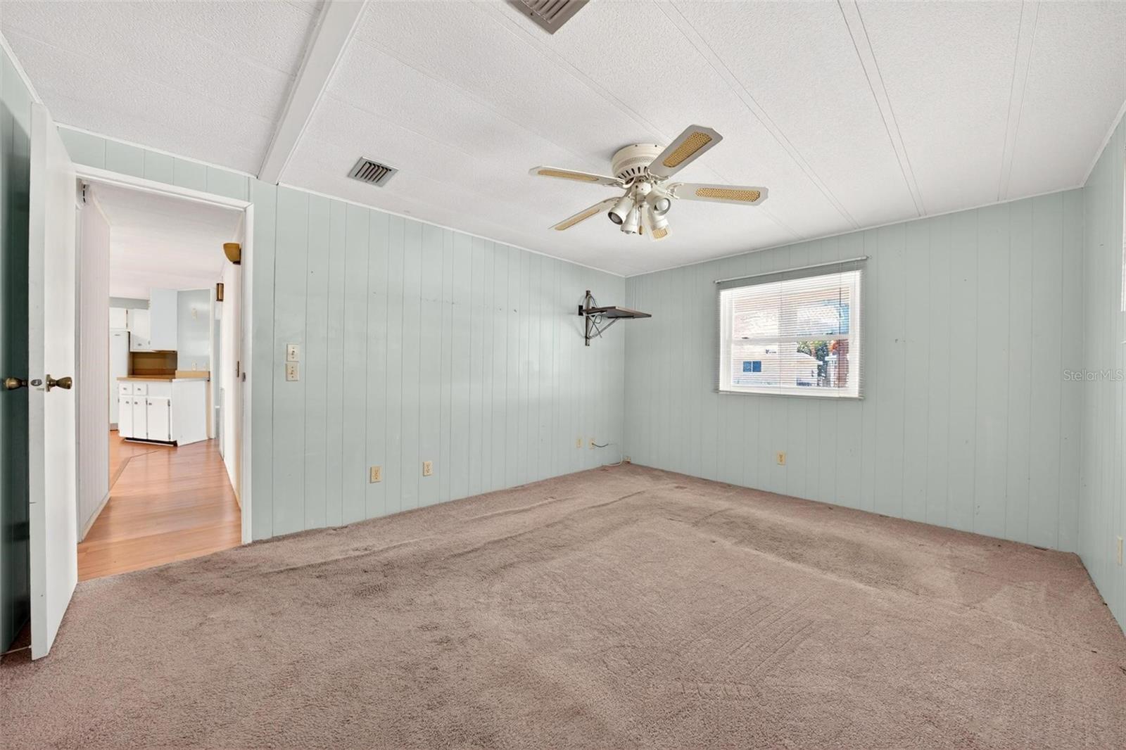 1014 SOUTHLAND DR, TAVARES, FL, 32778