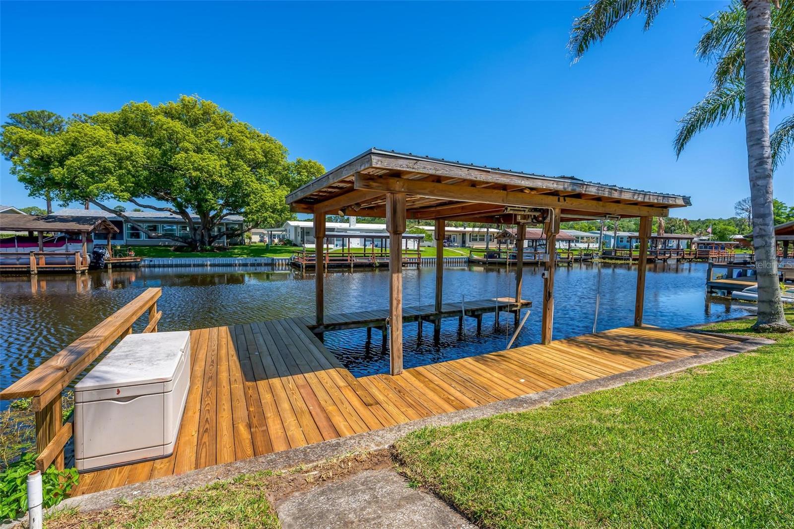 1014 SOUTHLAND DR, TAVARES, FL, 32778