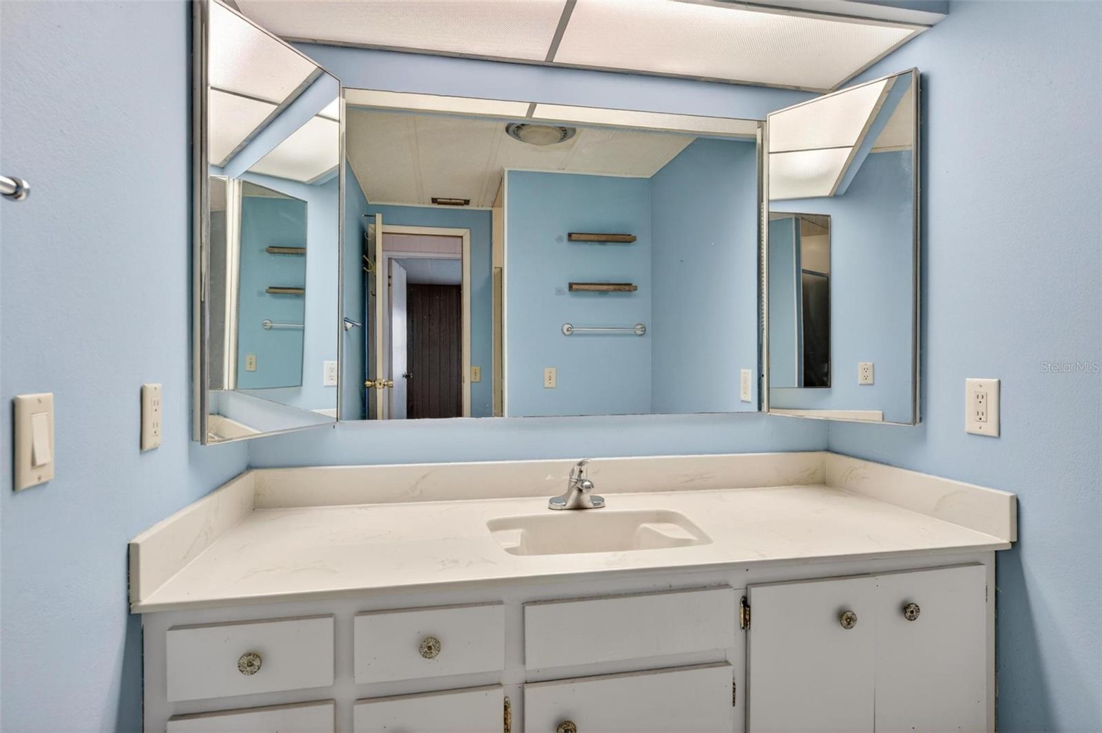 1014 SOUTHLAND DR, TAVARES, FL, 32778