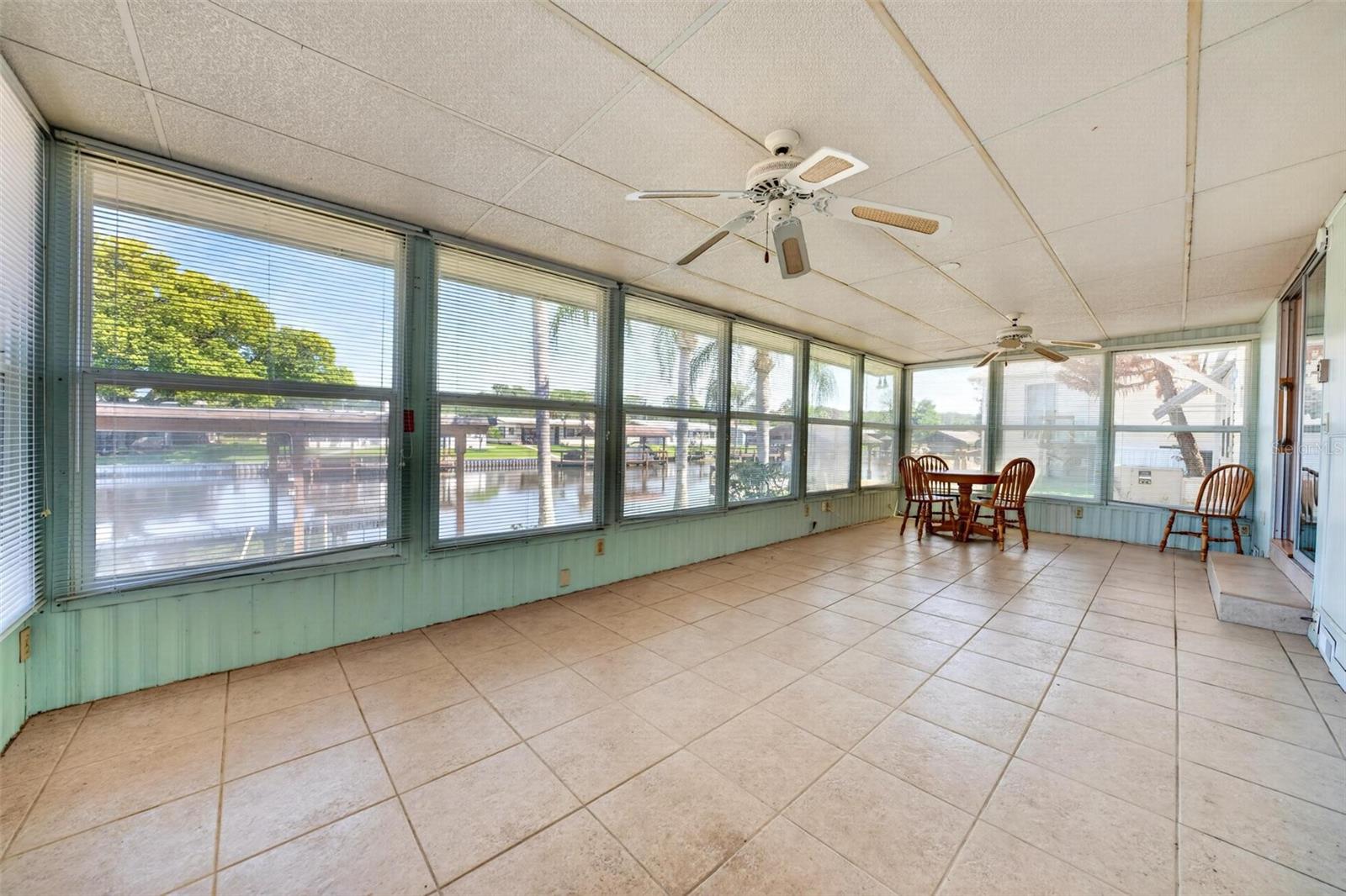 1014 SOUTHLAND DR, TAVARES, FL, 32778