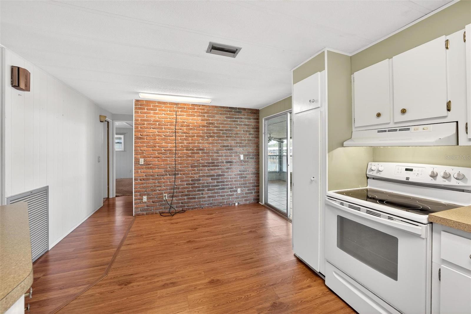 1014 SOUTHLAND DR, TAVARES, FL, 32778