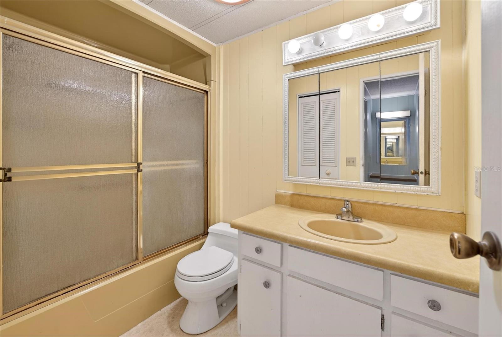 1014 SOUTHLAND DR, TAVARES, FL, 32778