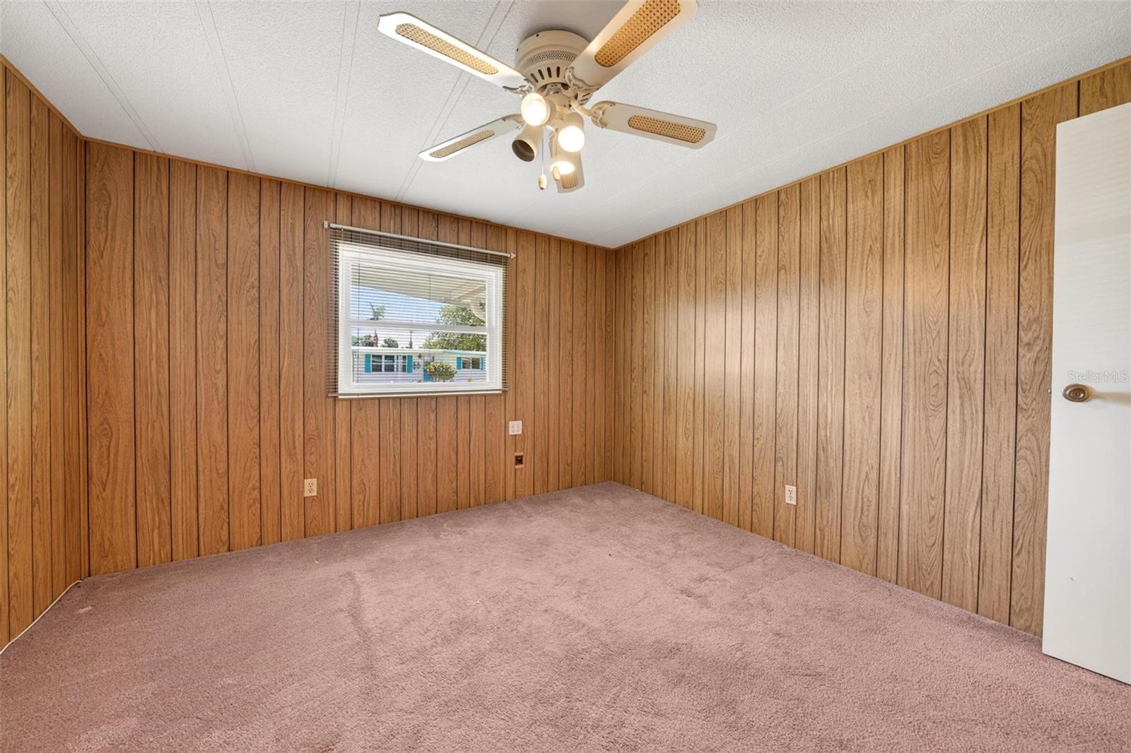 1014 SOUTHLAND DR, TAVARES, FL, 32778