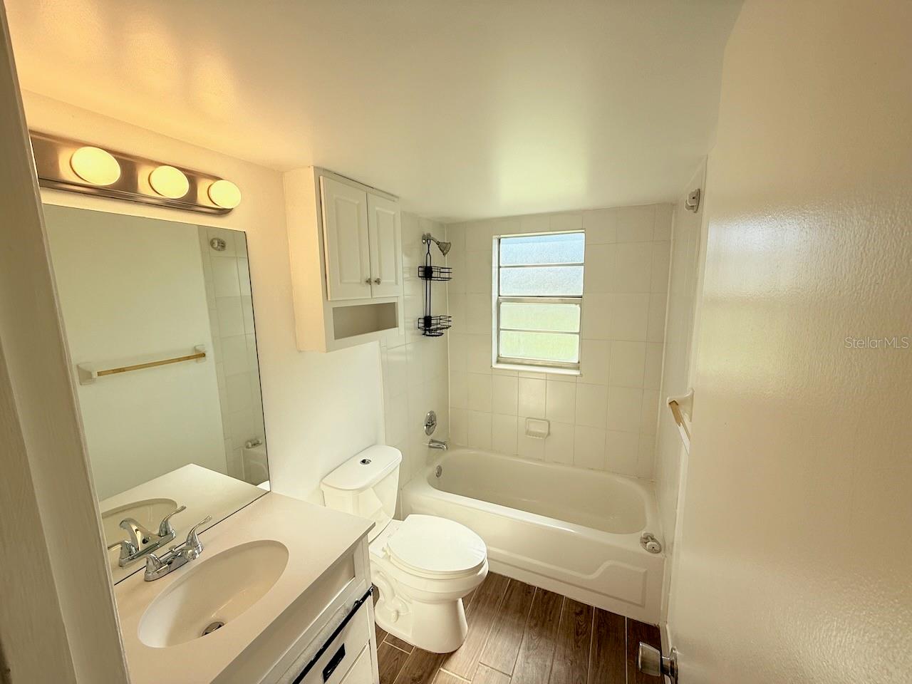 OM710483 Property Photo