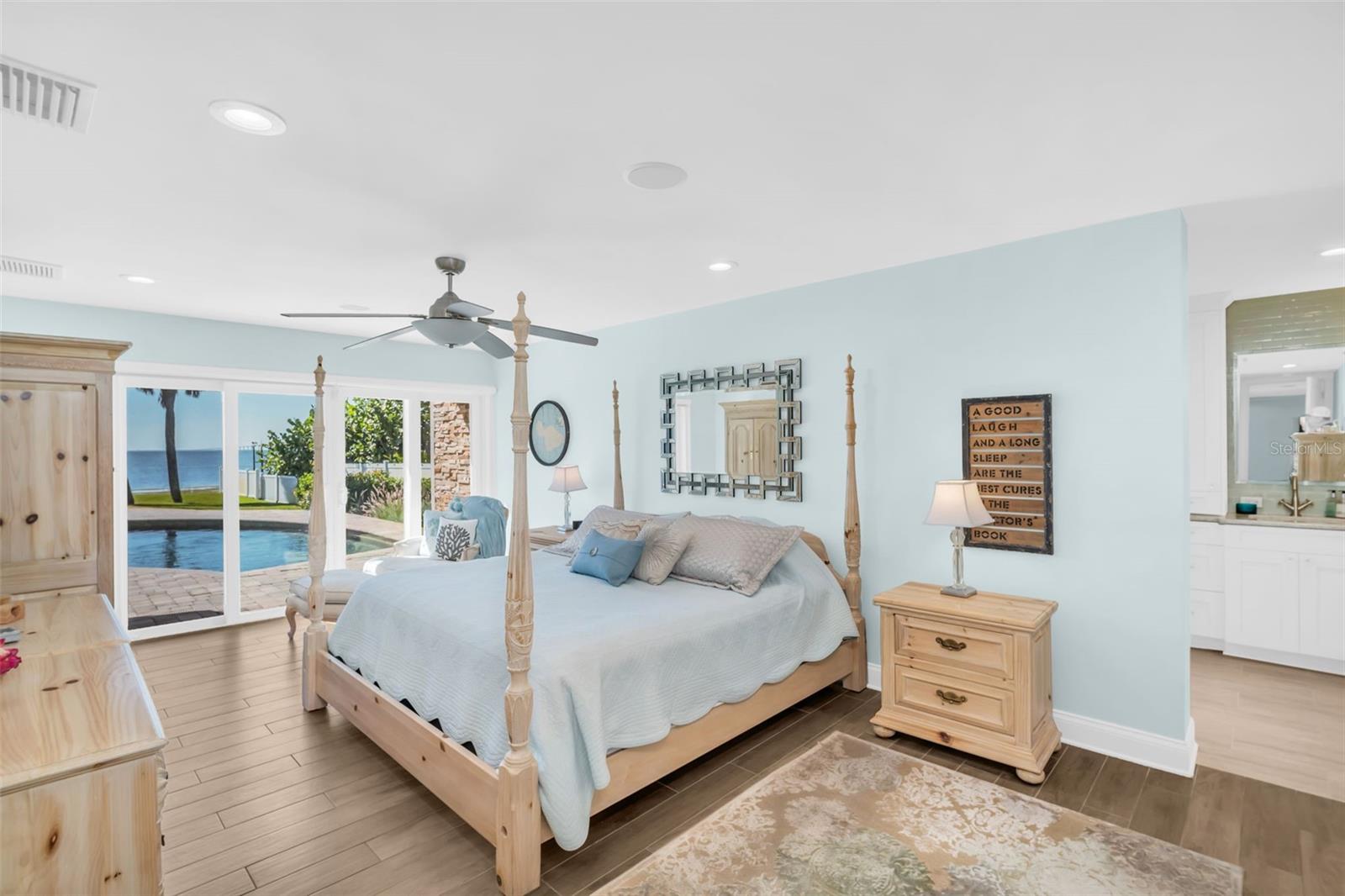 TB8432607 Property Photo