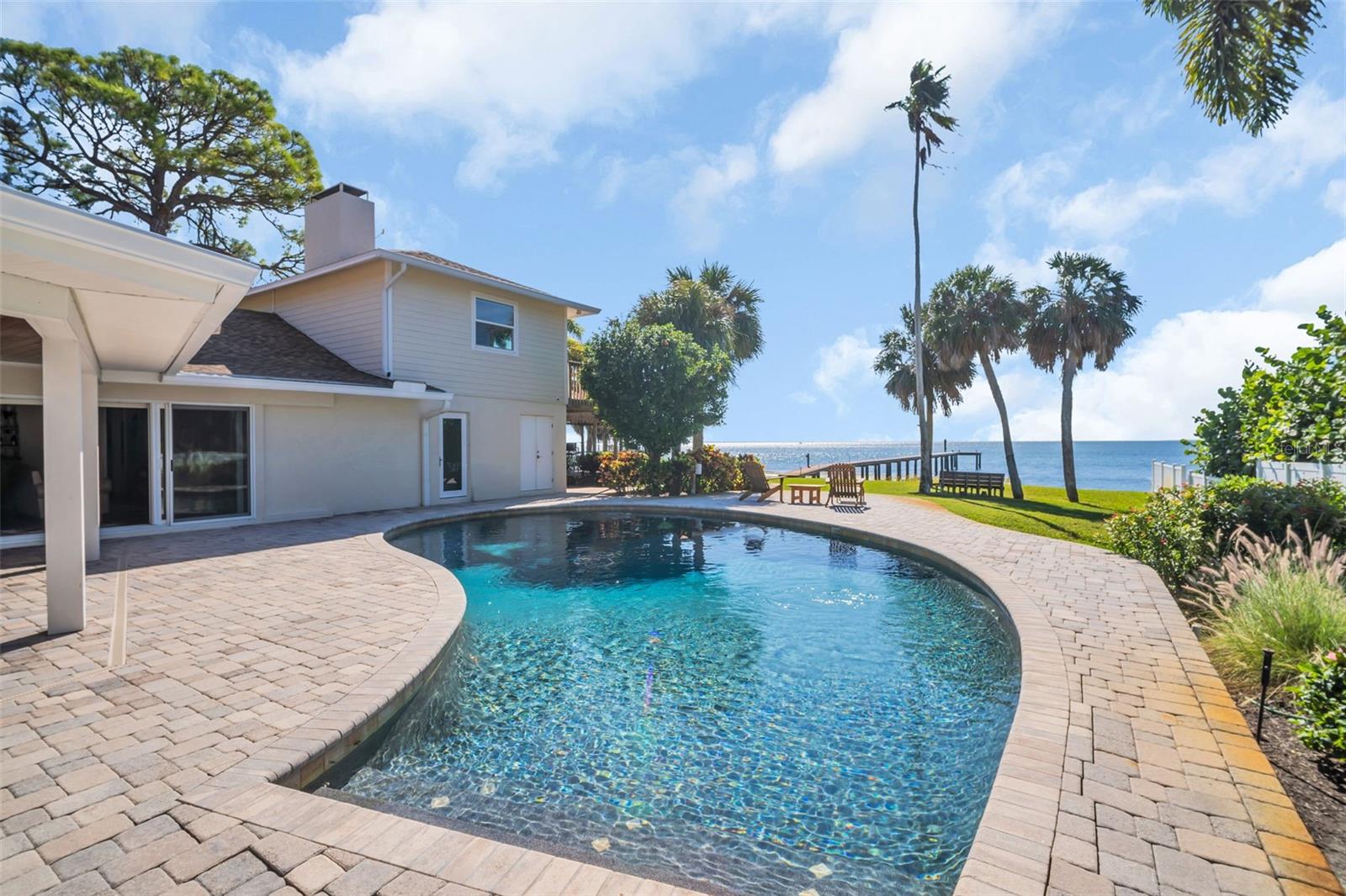 TB8432607 Property Photo