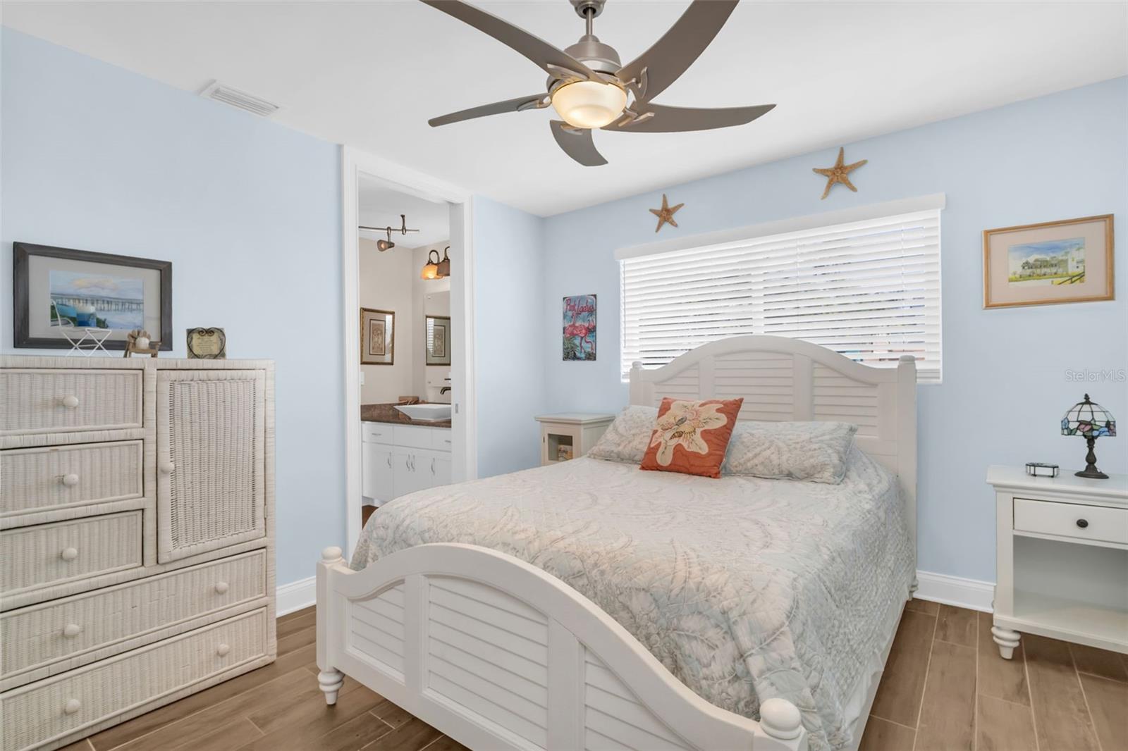 TB8432607 Property Photo