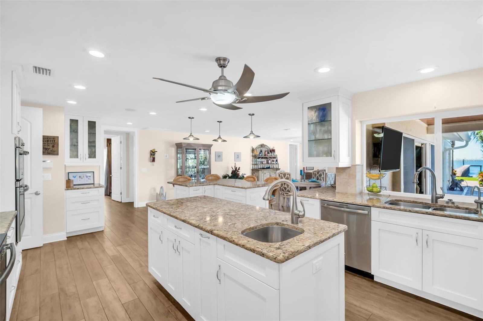 TB8432607 Property Photo