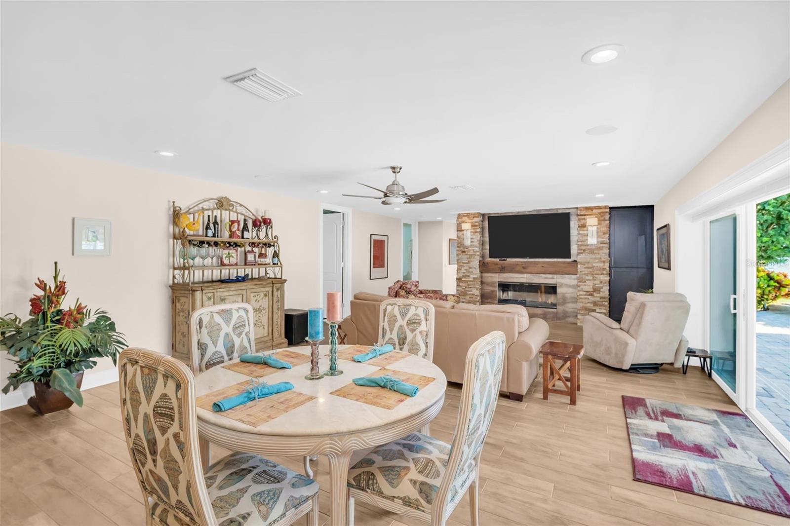 TB8432607 Property Photo