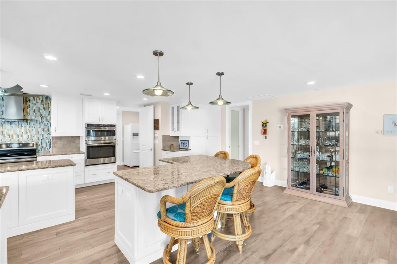 TB8432607 Property Photo