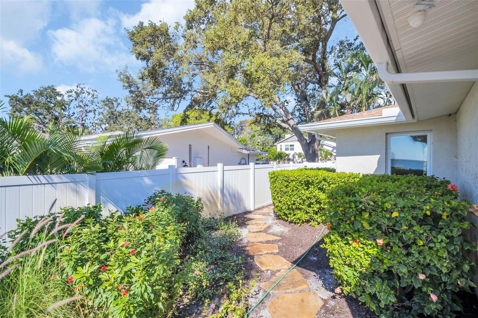 TB8432607 Property Photo