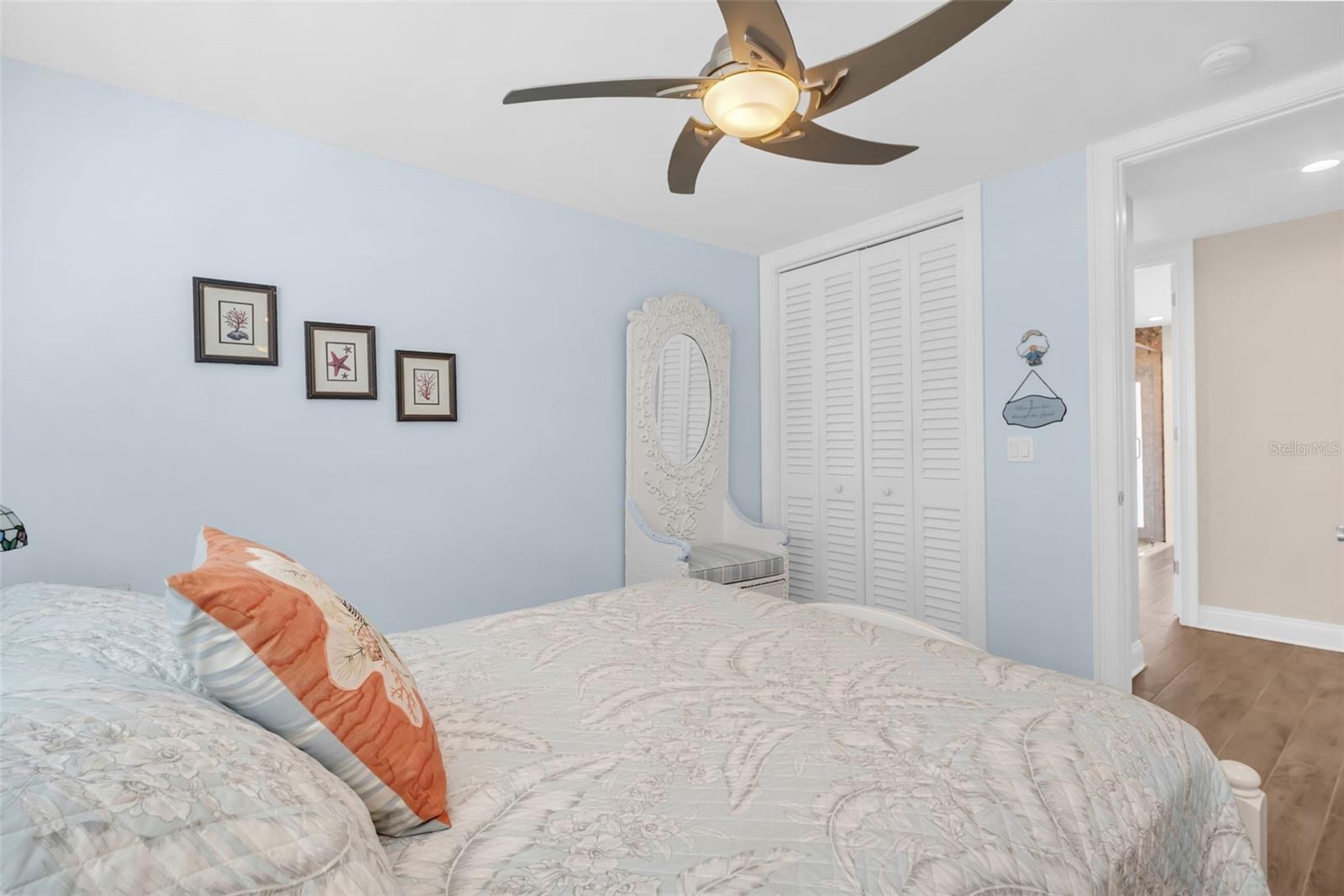 TB8432607 Property Photo