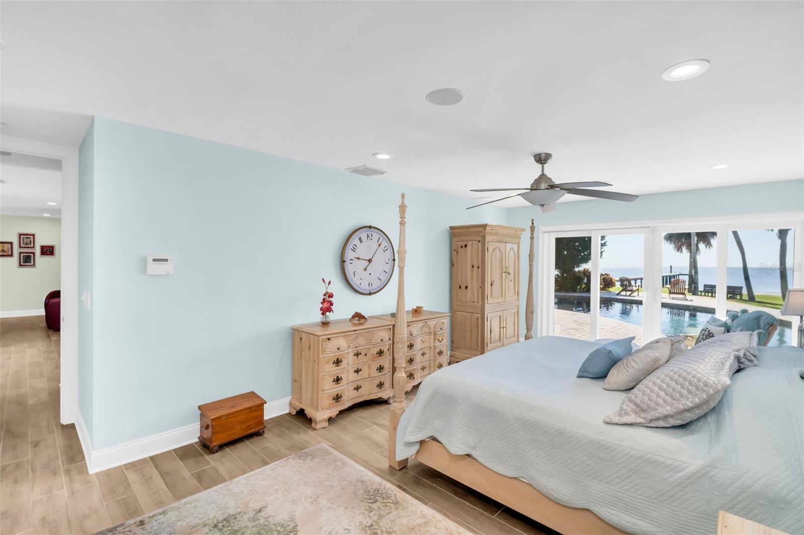 TB8432607 Property Photo