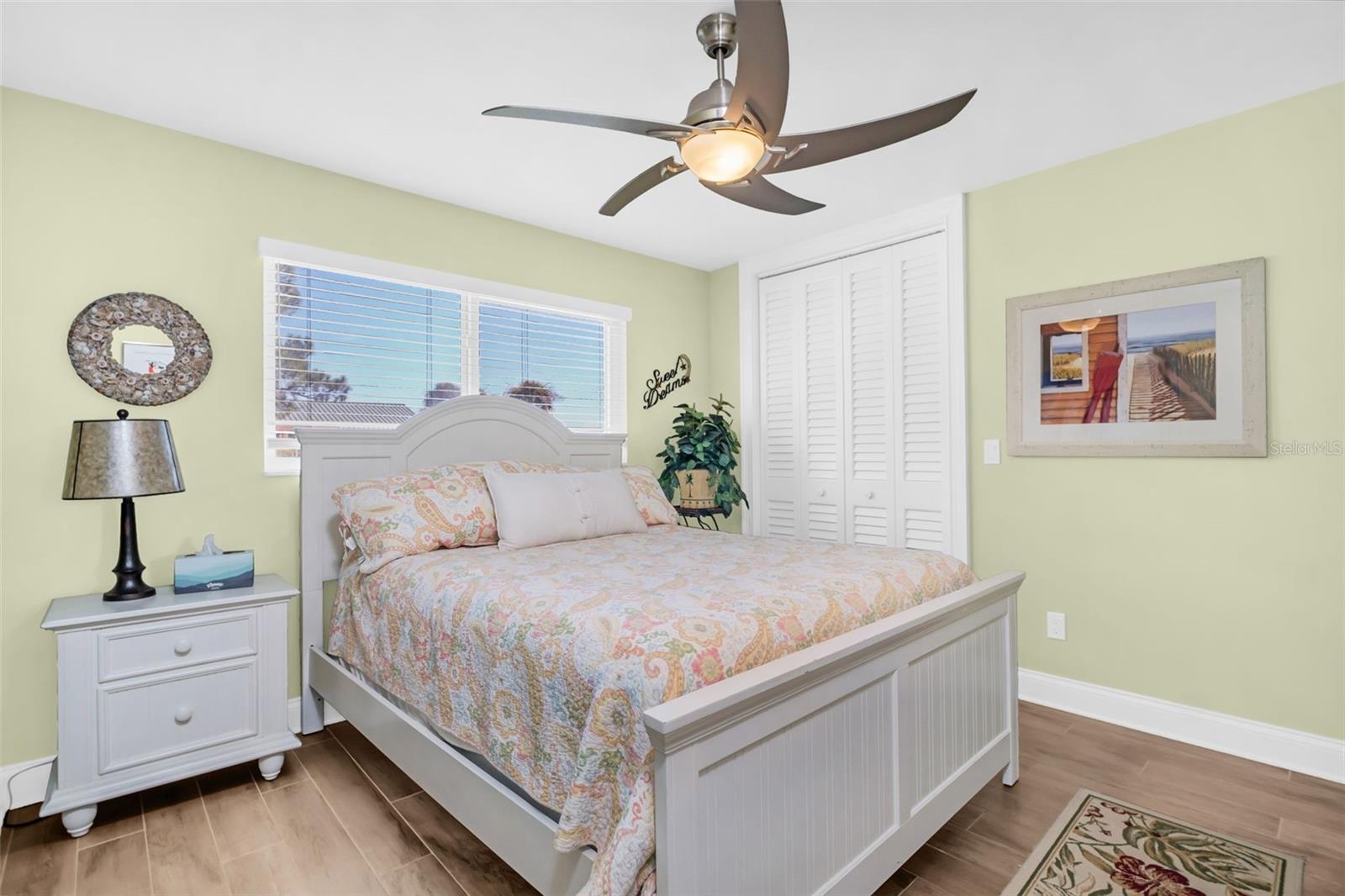 TB8432607 Property Photo