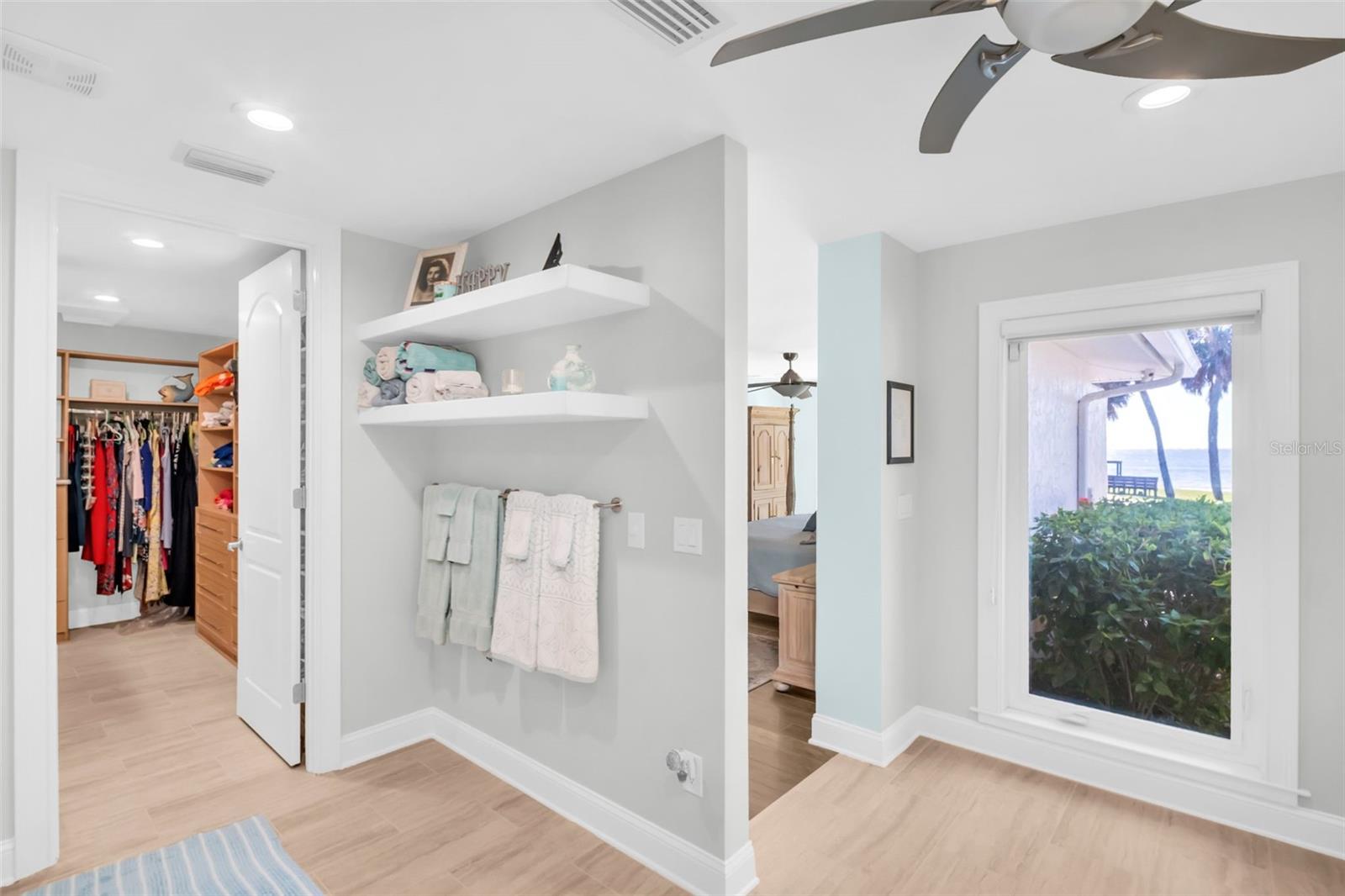 TB8432607 Property Photo